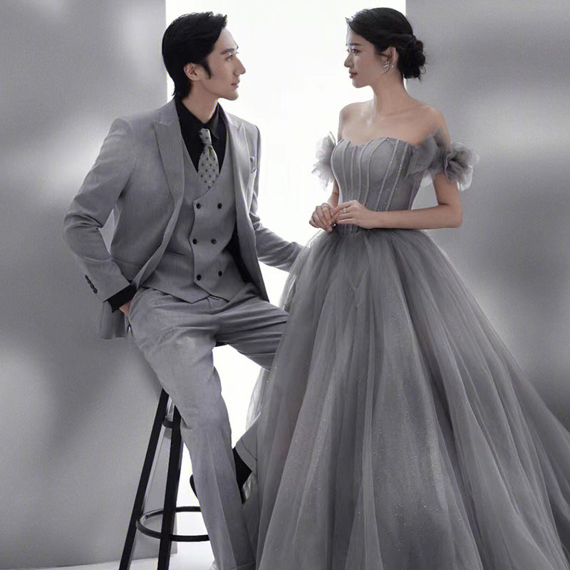 2025Studio theme wedding dress  studio photography gray Mori couple sexy tube top trailing light wedding dress