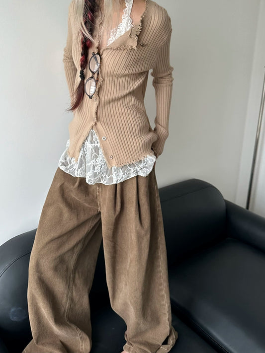wears a long-sleeved knitted cardigan over the shoulders for women's autumn new slim-fitting undershirt temperament top