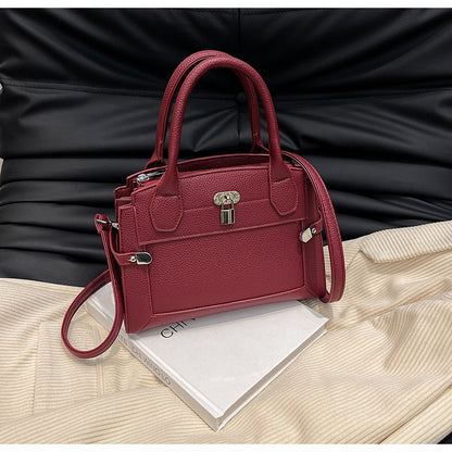 MAOXIANGSHOP 2025 spring new portable small square bag fashionable and popular versatile shoulder bag simple versatile ins messenger bag bag