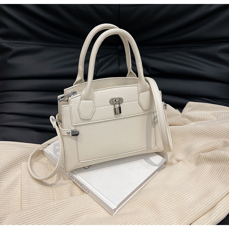 MAOXIANGSHOP 2025 spring new portable small square bag fashionable and popular versatile shoulder bag simple versatile ins messenger bag bag