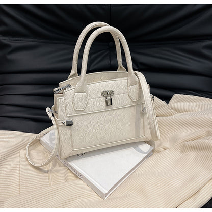 MAOXIANGSHOP 2025 spring new portable small square bag fashionable and popular versatile shoulder bag simple versatile ins messenger bag bag