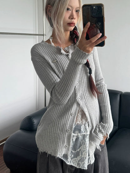wears a long-sleeved knitted cardigan over the shoulders for women's autumn new slim-fitting undershirt temperament top