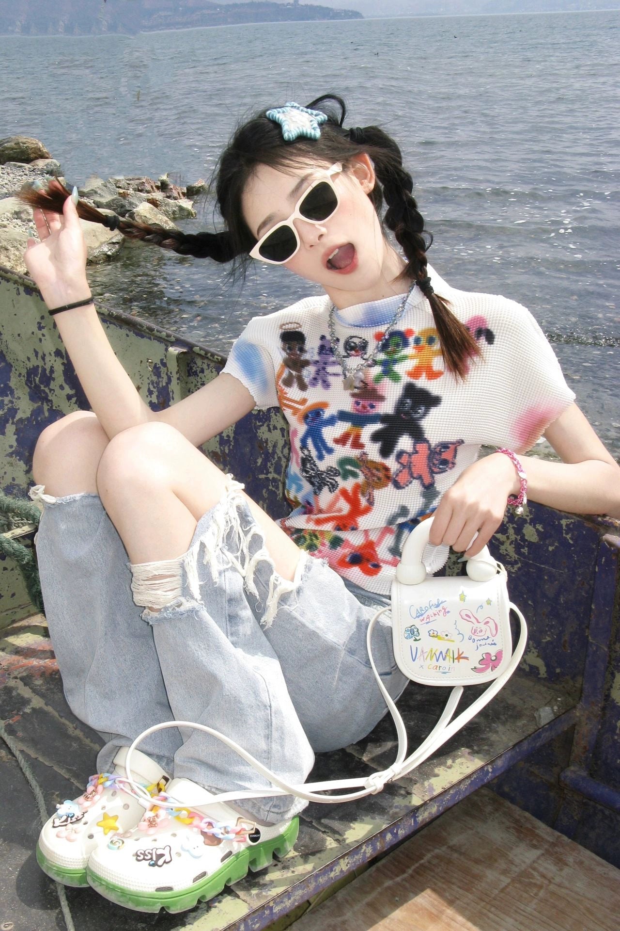 Artist original printing atmosphere thin short sleeves white color graffiti tee summer T-shirt top women
