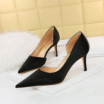 3165-A1 2025 fashion and sexy thin thin heel high heel light mouth pointed head side hollow side serpentine satin shoes