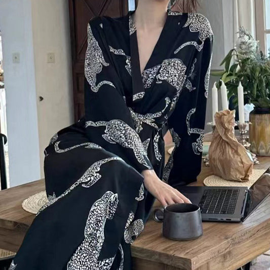 2025 Sexy leopard silk pajamas women's popular new summer ice silk light luxury high-end nightgown bathrobe morning gown
