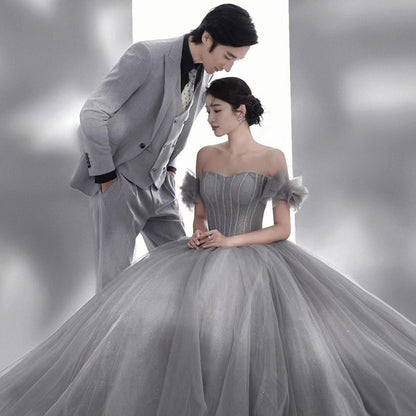 2025Studio theme wedding dress  studio photography gray Mori couple sexy tube top trailing light wedding dress