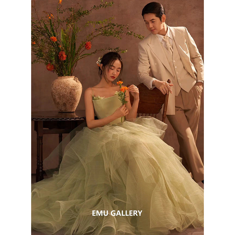 2025Studio retro court art oil painting style hanging shoulder Popularan dress wedding photography Mori location color yarn theme