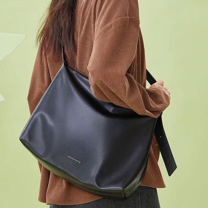 MAOXIANGSHOP 2025 Retro black commuter bag women's 2025 trendy fashion Korean simple large-capacity tote bag girls messenger bag