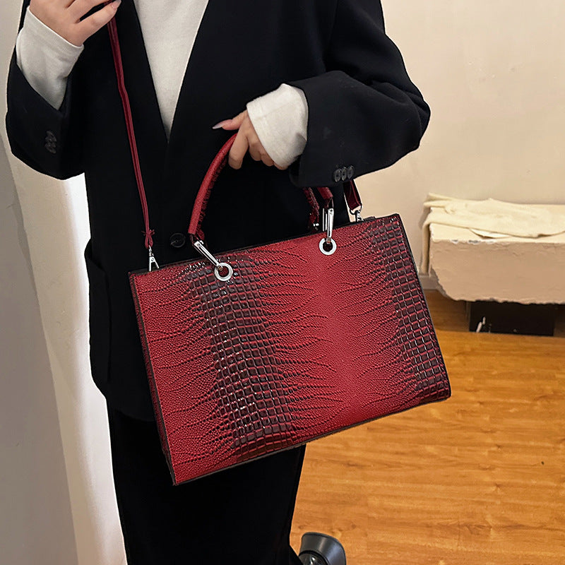 MAOXIANGSHOP 2025 New  fashion and retro texture crocodile pattern portable tote bag large capacity ins Popular style shoulder messenger bag