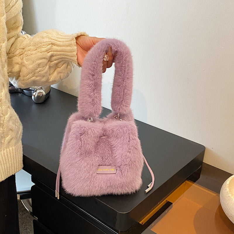 MAOXIANGSHOP 2025 autumn and winter new imitation rabbit fur pumping social worker handbag soft and simple bucket bag chain messenger bag bag