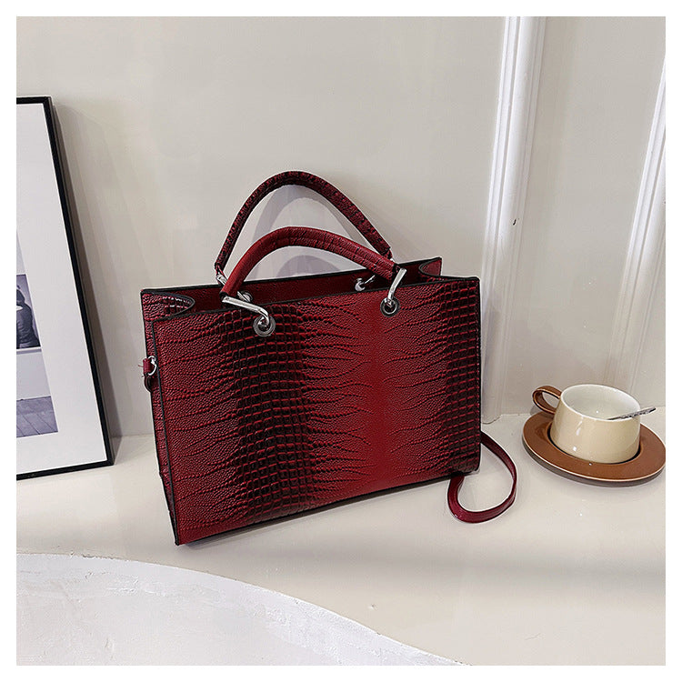 MAOXIANGSHOP 2025 New  fashion and retro texture crocodile pattern portable tote bag large capacity ins Popular style shoulder messenger bag