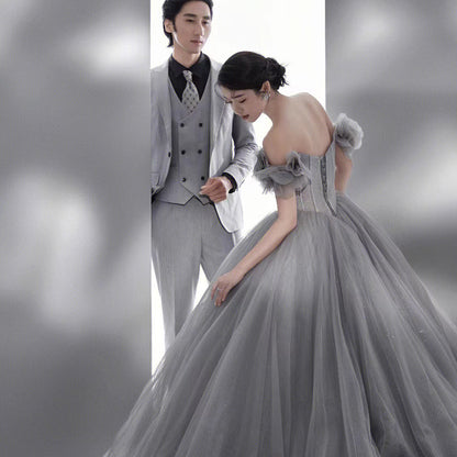 2025Studio theme wedding dress  studio photography gray Mori couple sexy tube top trailing light wedding dress