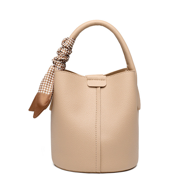 2025 Portable bucket bag, fashionable and simple commuter mother and child bag, winter advanced sense versatile soft leather messenger bag can be one shoulder
