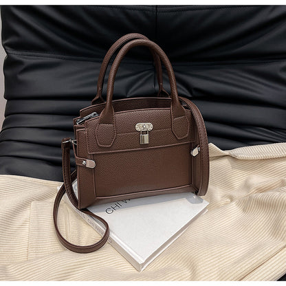 MAOXIANGSHOP 2025 spring new portable small square bag fashionable and popular versatile shoulder bag simple versatile ins messenger bag bag