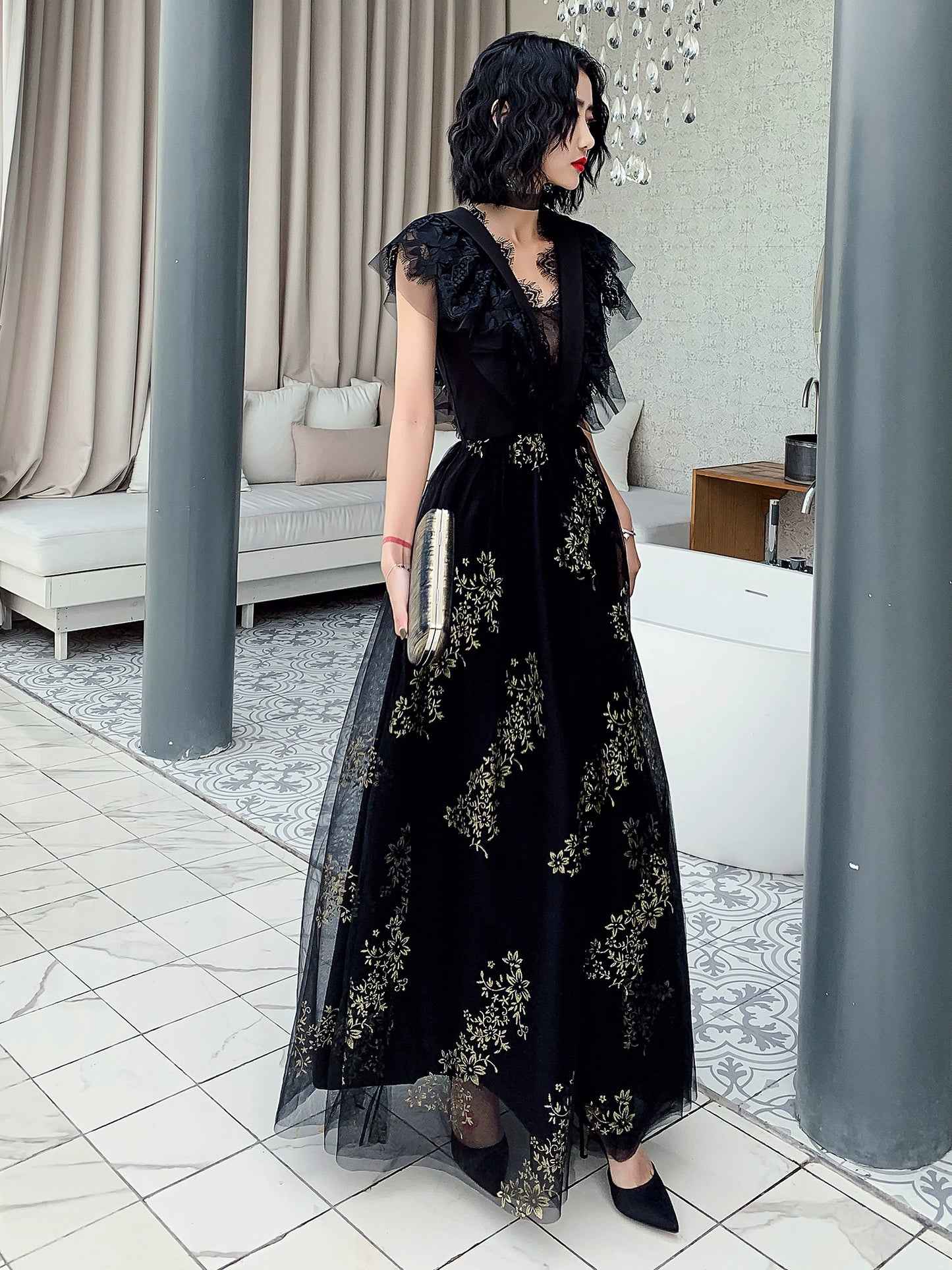 Black evening dress skirt women's high-end banquet temperament can usually be worn host noble, simple and generous long light luxury