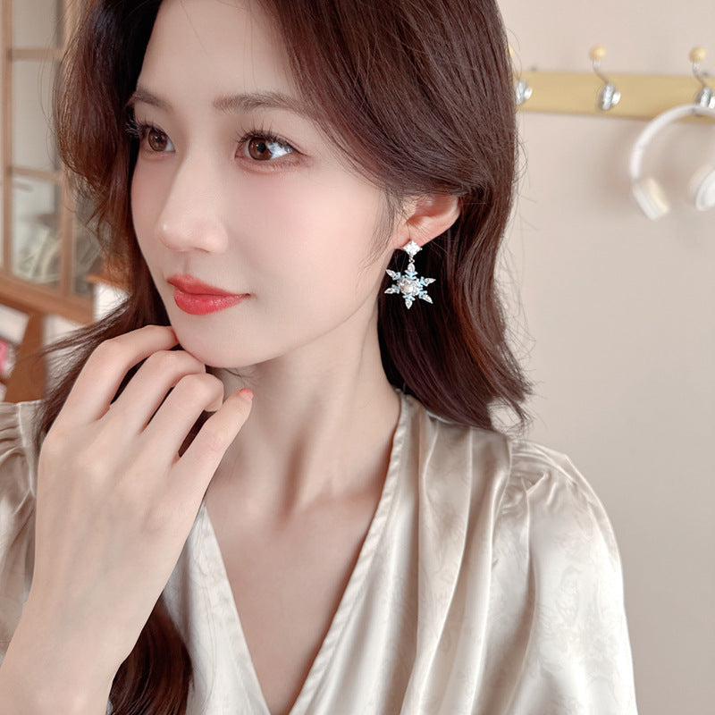 2025 Niche design heavy industry zircon christmas snowflake earrings s925 silver needle super fairy sweet high-end temperament earrings