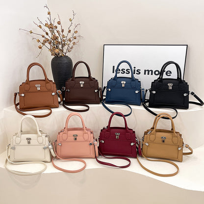 MAOXIANGSHOP 2025 spring new portable small square bag fashionable and popular versatile shoulder bag simple versatile ins messenger bag bag