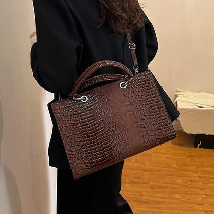 MAOXIANGSHOP 2025 New  fashion and retro texture crocodile pattern portable tote bag large capacity ins Popular style shoulder messenger bag