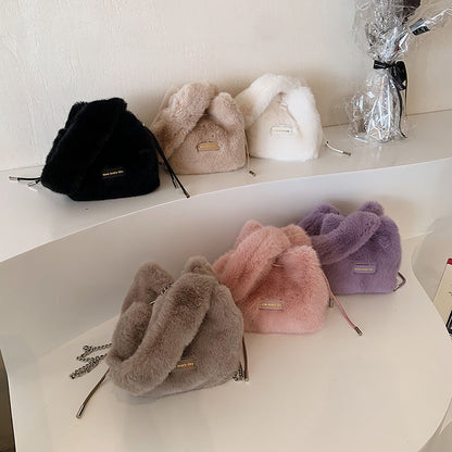 MAOXIANGSHOP 2025 autumn and winter new imitation rabbit fur pumping social worker handbag soft and simple bucket bag chain messenger bag bag