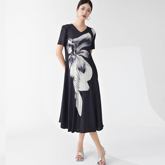 dress high-end women's clothing summer new v-neck black printing loose large size pleated medium and long dress Popular style