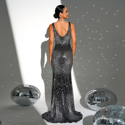 2025 sleeveless temperament suspender sexy long sequined V-neck banquet evening dress bridesmaid dress women