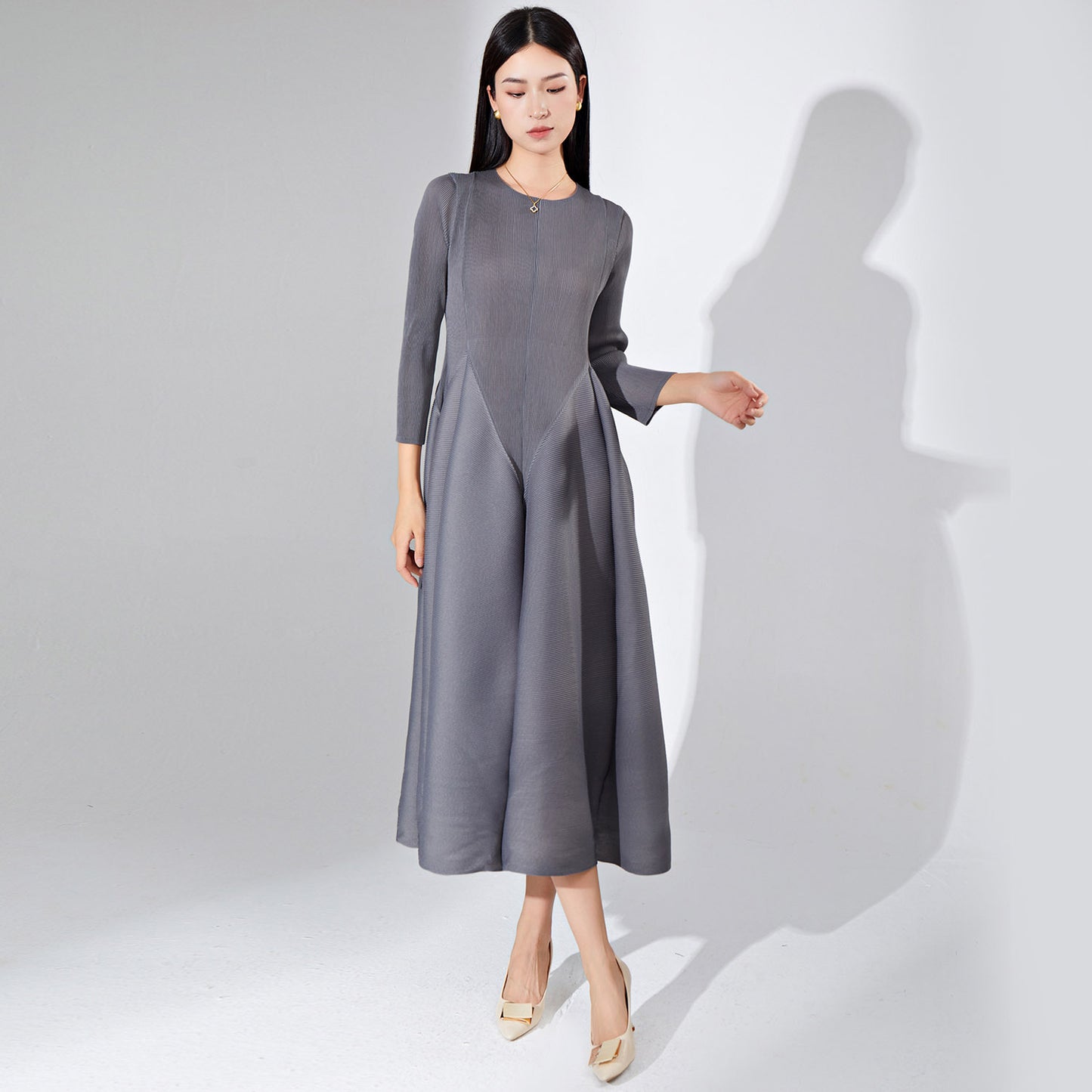 2025 Popular trade women's clothing source foundry to change the style, change the size, custom pleated dress, loose skirt dress