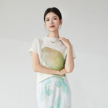 Hot-selling summer clothes women's new tops, loose design t-shirts, pleated short-sleeved T-shirts, one piece will be sent on behalf of others.