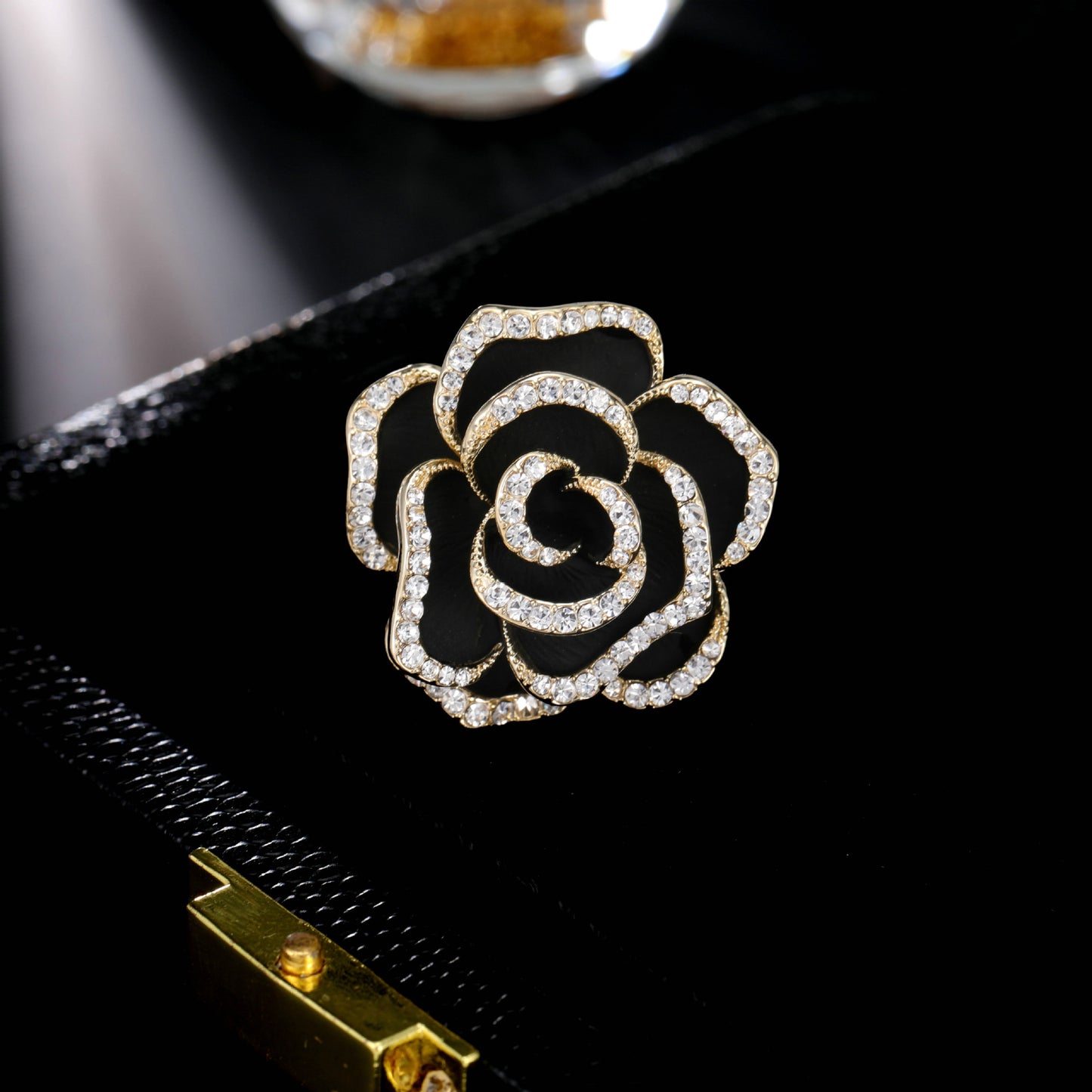 2025 retro camellia brooch exquisite luxury temperament high-end design niche corsage small fragrant style pin accessories