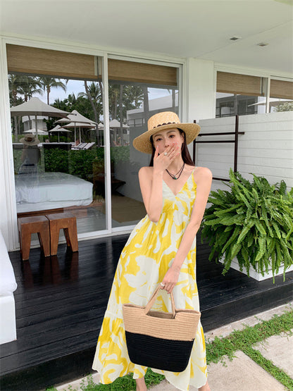 2025 Dopamine ink dyed blue suspender skirt, loose feeling, big pendulum, elegant long skirt, vacation style travel beach island skirt