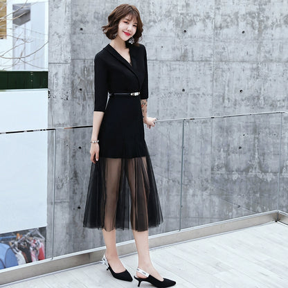 White evening dress, female banquet temperament, usually can wear short small dress, simple and generous host