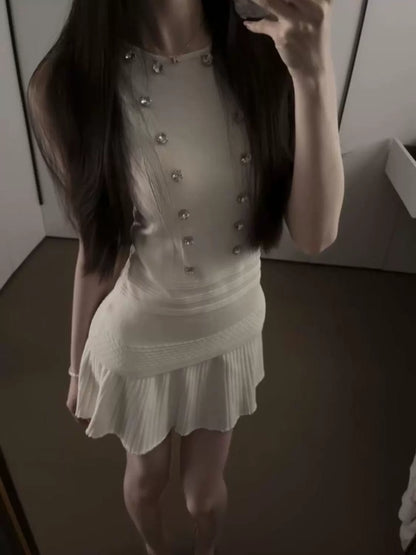 [Ancient atmosphere] Slim and thin round neck sleeveless breasted design vest top pleated knitted skirt