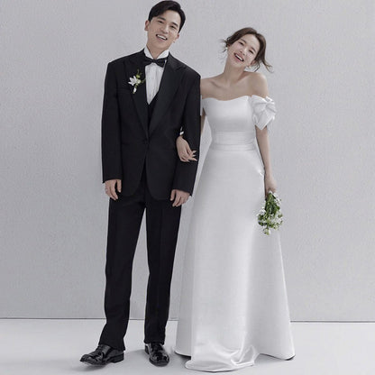 2025 Studio couple photo theme wedding dress high sense retro Hepburn style black satin one-word shoulder light wedding dress