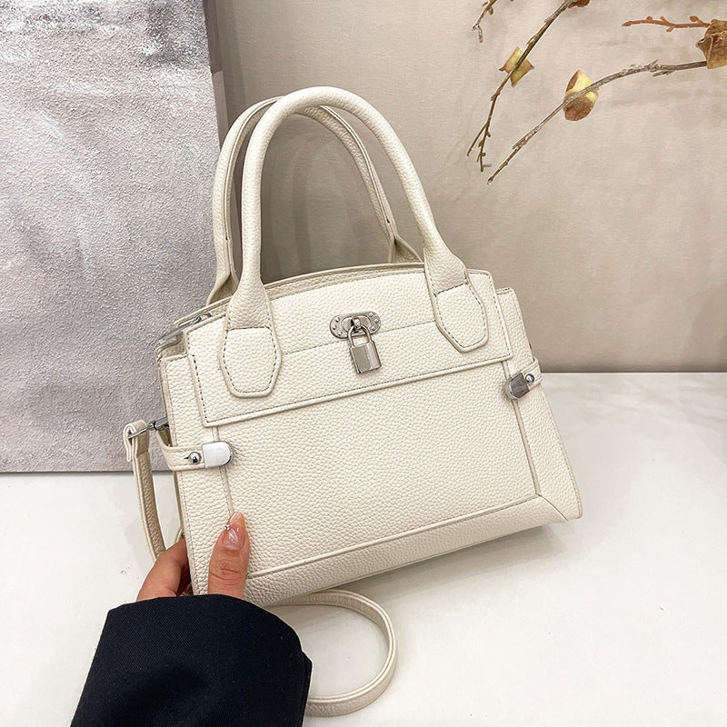 MAOXIANGSHOP 2025 spring new portable small square bag fashionable and popular versatile shoulder bag simple versatile ins messenger bag bag