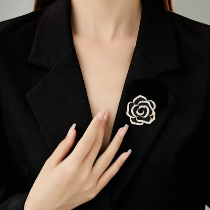 2025 retro camellia brooch exquisite luxury temperament high-end design niche corsage small fragrant style pin accessories