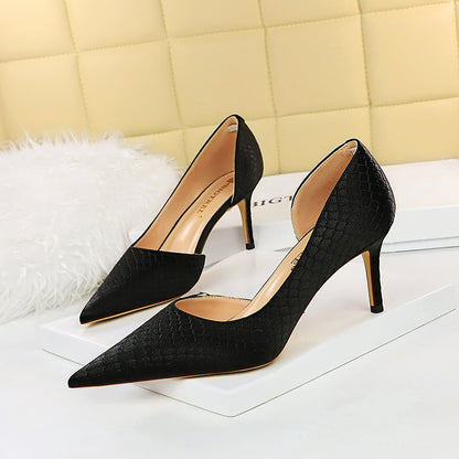3165-A1 2025 fashion and sexy thin thin heel high heel light mouth pointed head side hollow side serpentine satin shoes