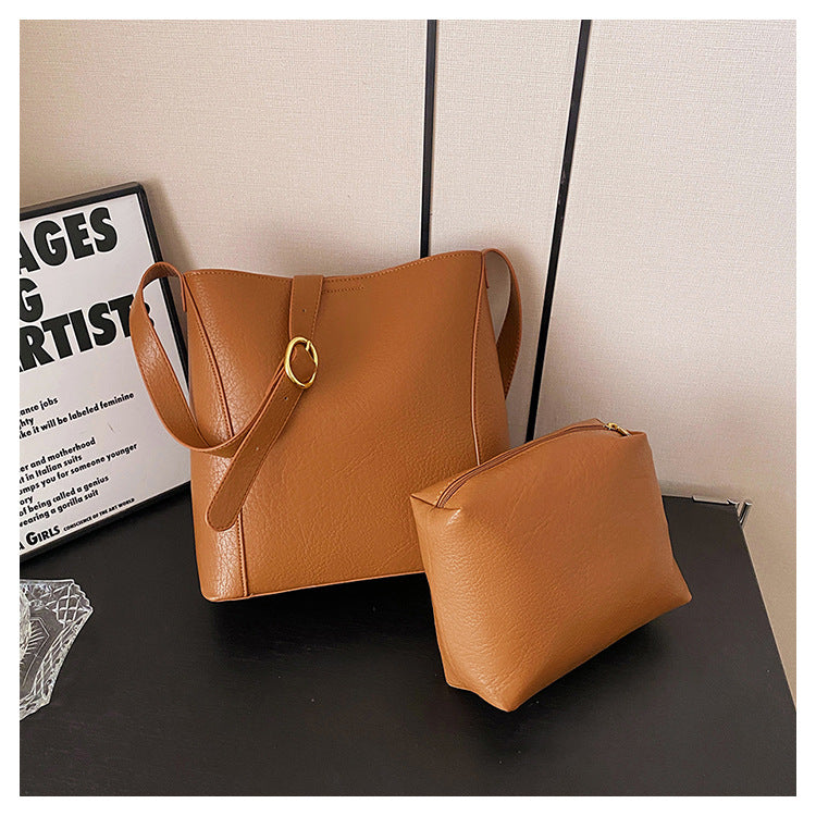 MAOXIANGSHOP 2025 Autumn and winter fashion and popular versatile bucket mother and child bag simple large capacity commuting shoulder bag texture messenger women's bag bag