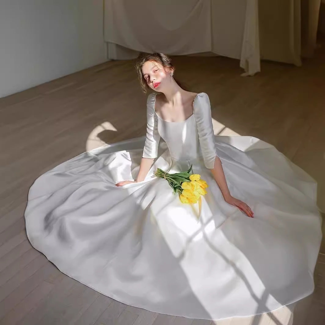 2025 Simple retro satin wedding dress, spring  new medium and long-sleeved square neck satin door light wedding dress