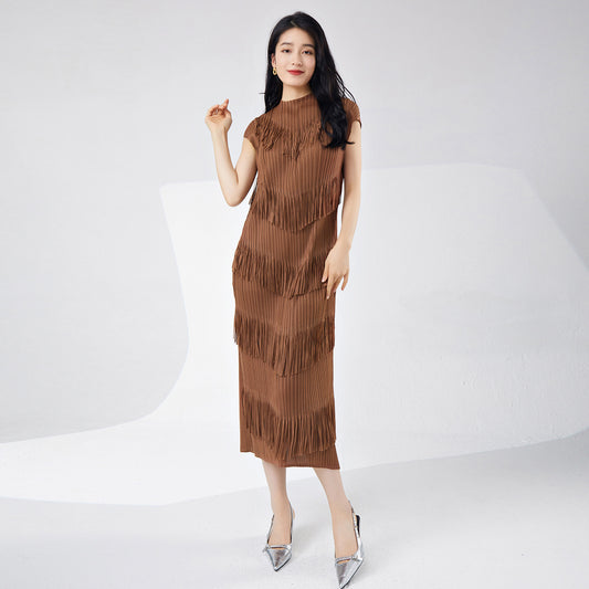 Hot-selling summer women's pleated dress, high-end sense fringed short-sleeved temperament, elegant straight medium and long skirt, Popular style