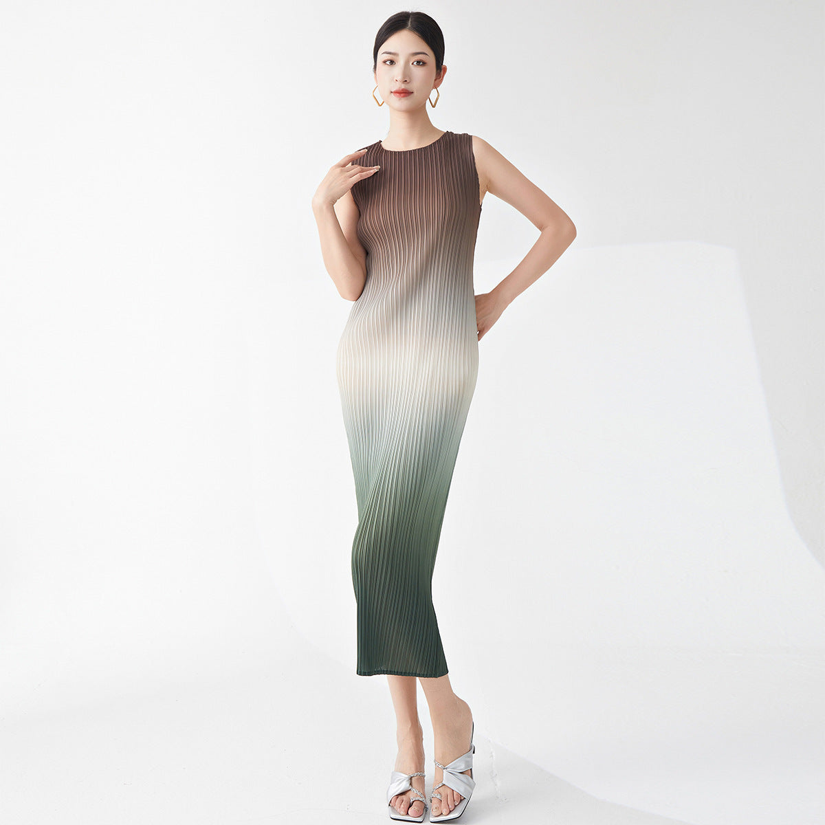 Gradual change women's summer dress high sense round neck sleeveless temperament elegant medium and long versatile hip skirt