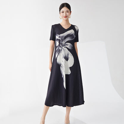 dress high-end women's clothing summer new v-neck black printing loose large size pleated medium and long dress Popular style