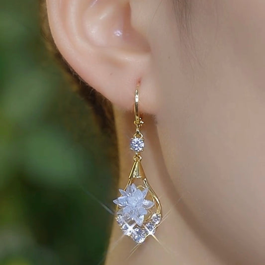 Fashion versatile light luxury diamond-encrusted zircon crystal ice flower earrings niche design temperament show face thin rhombus earrings