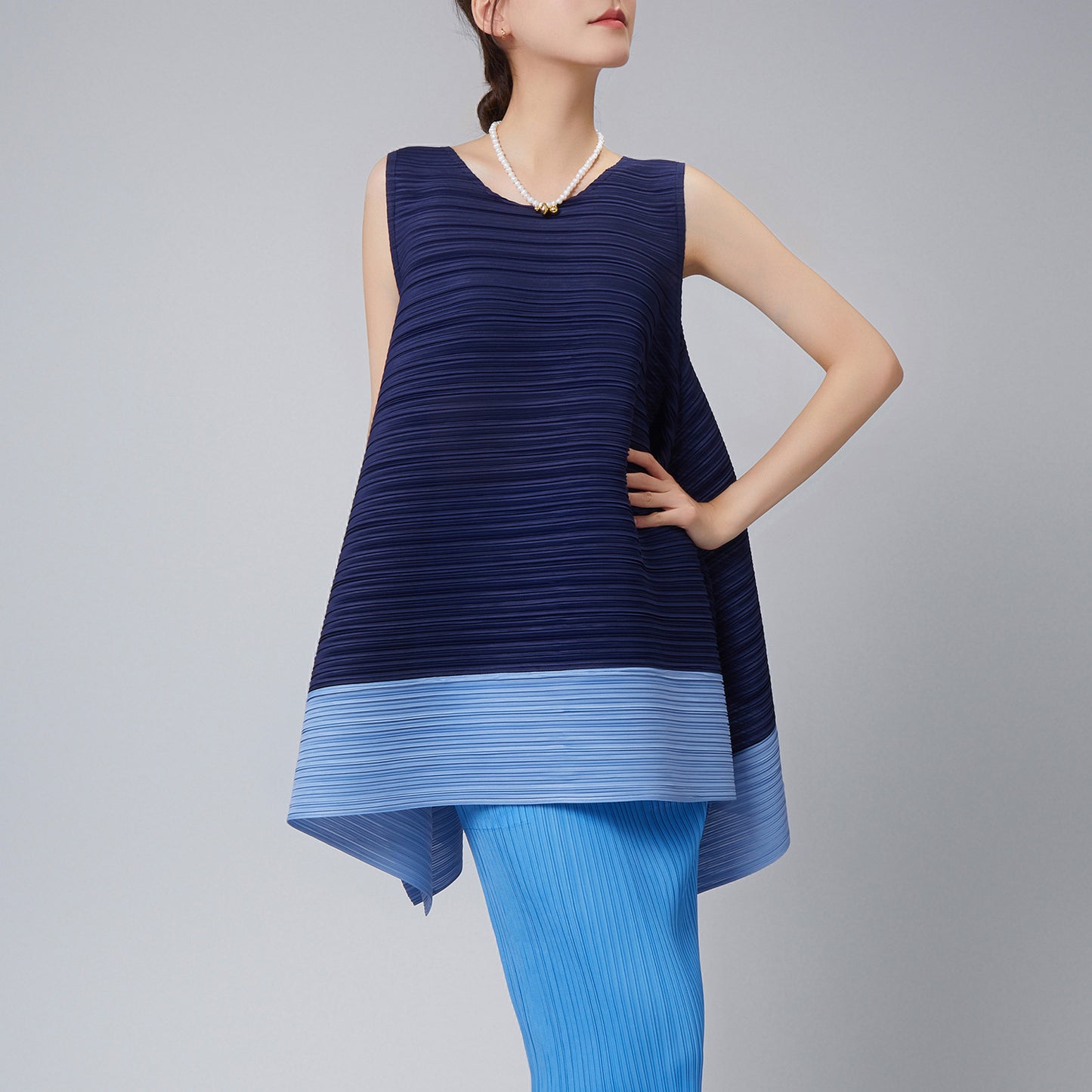 2025 women's clothing top summer design sense niche loose irregular contrasting color temperament fashionable versatile sleeveless T-shirt