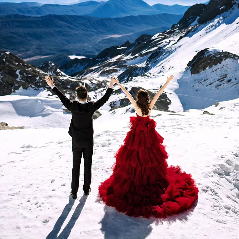 2025Studio Red  New Street Photography Couple Photography Clothing Location Travel Photography Theme Fluffy Wedding Dress