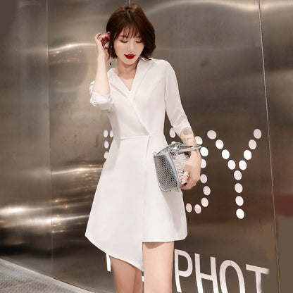 White evening dress, female banquet temperament, usually can wear short small dress, simple and generous host