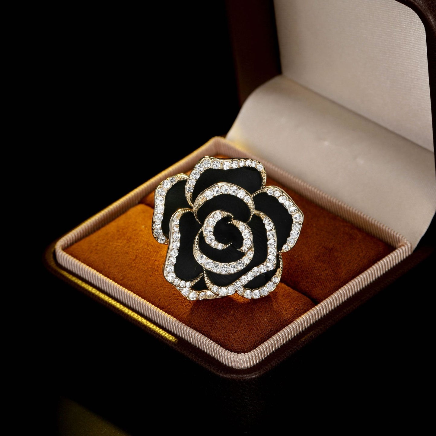 2025 retro camellia brooch exquisite luxury temperament high-end design niche corsage small fragrant style pin accessories