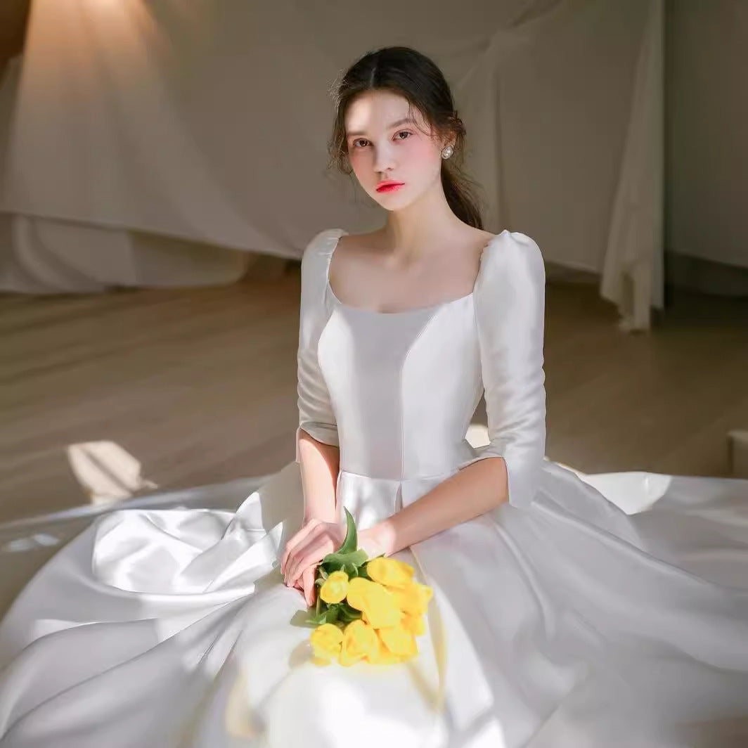 2025 Simple retro satin wedding dress, spring  new medium and long-sleeved square neck satin door light wedding dress