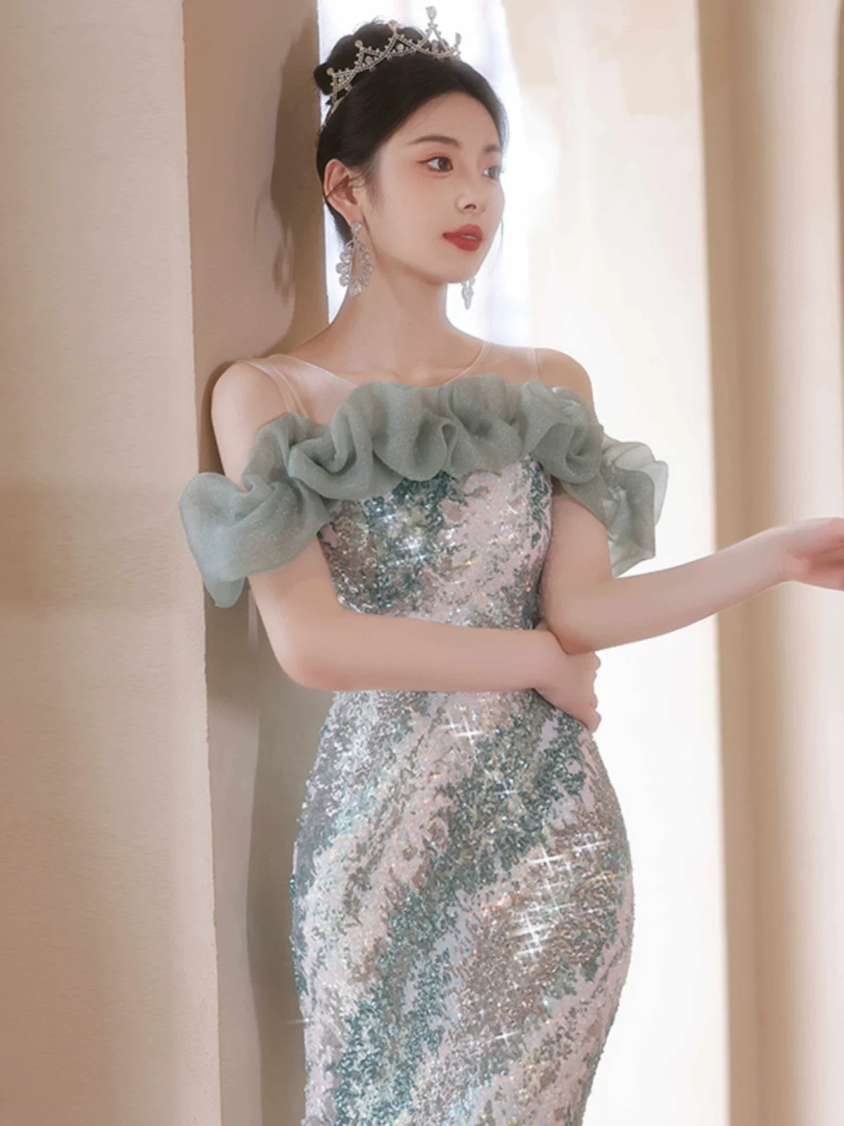 Fishtail evening dress skirt women's high-end sense light luxury niche high-end celebrity sexy host annual meeting one-word shoulder autumn
