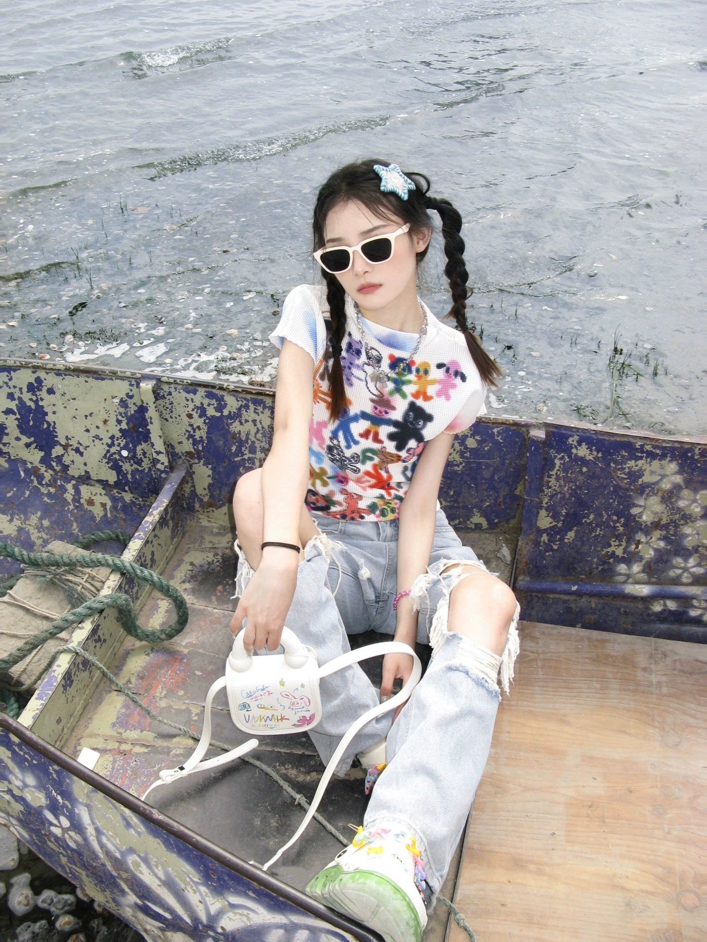 Artist original printing atmosphere thin short sleeves white color graffiti tee summer T-shirt top women