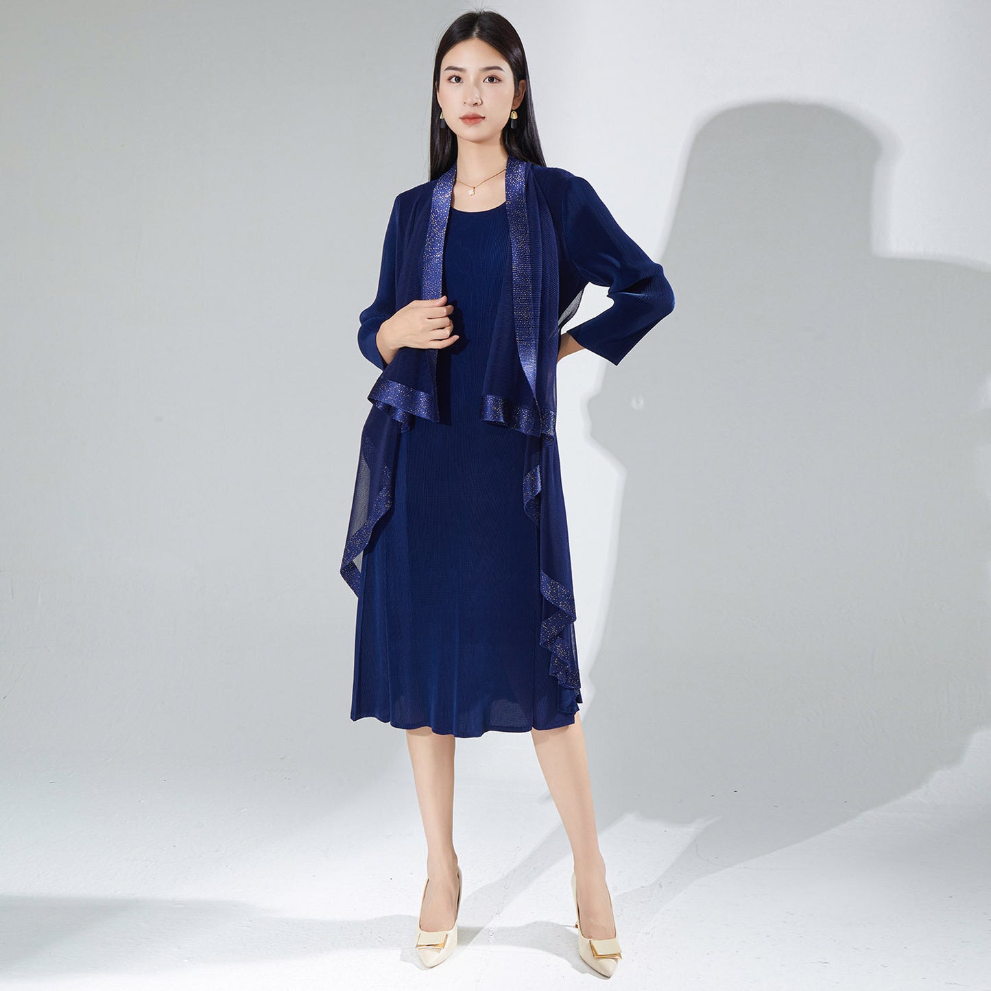 Mom dress gentle wind dress spring and autumn dress design sense niche fake two loose and versatile medium and long skirt