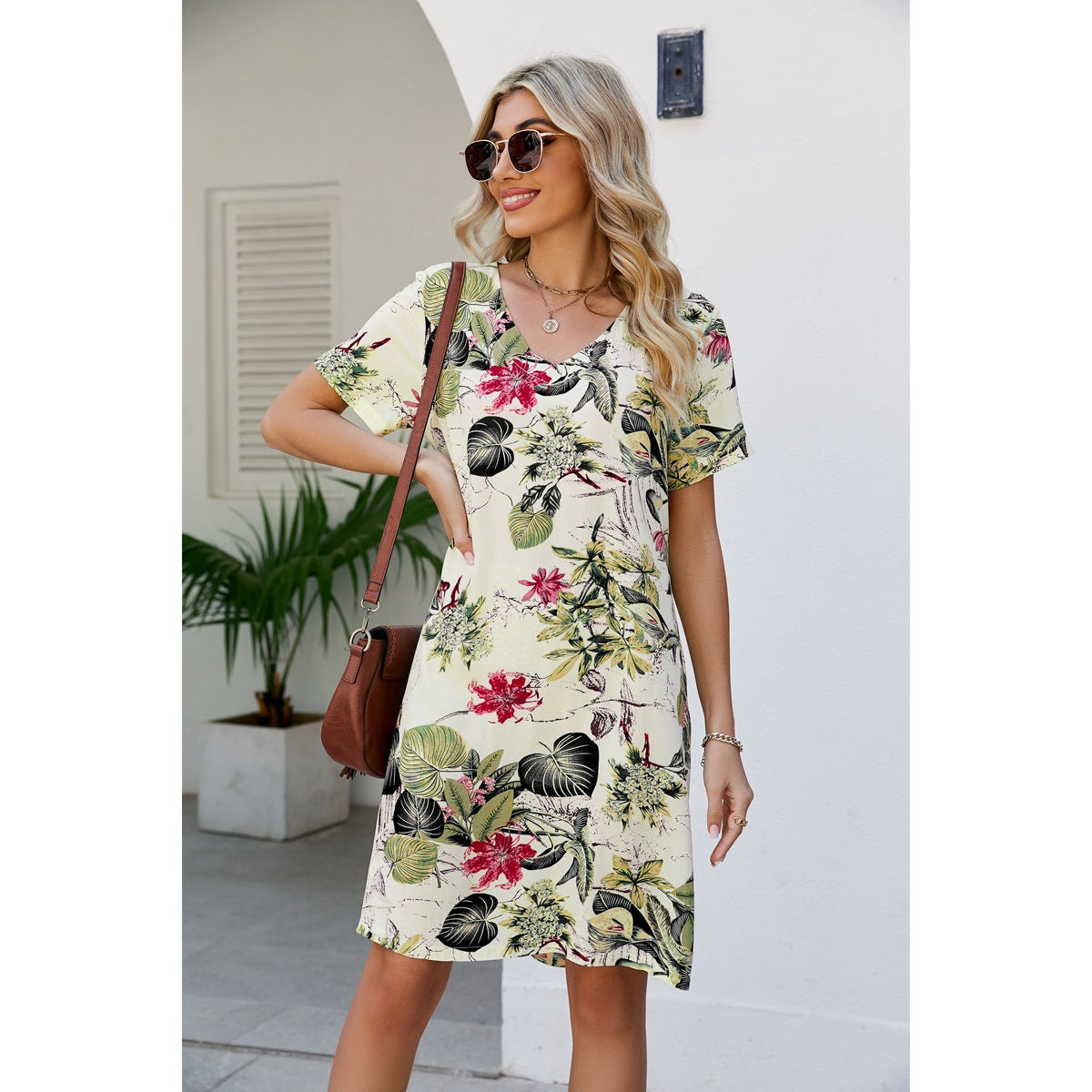 MAOXIANGSHOP 2025The real new product is 2025 New wish short-sleeved printed women's clothing round neck retro floral women's dress in stock.